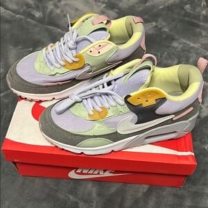 Nike Women’s Air Max Gray and Pink Sneakers with Retro-Inspired Design